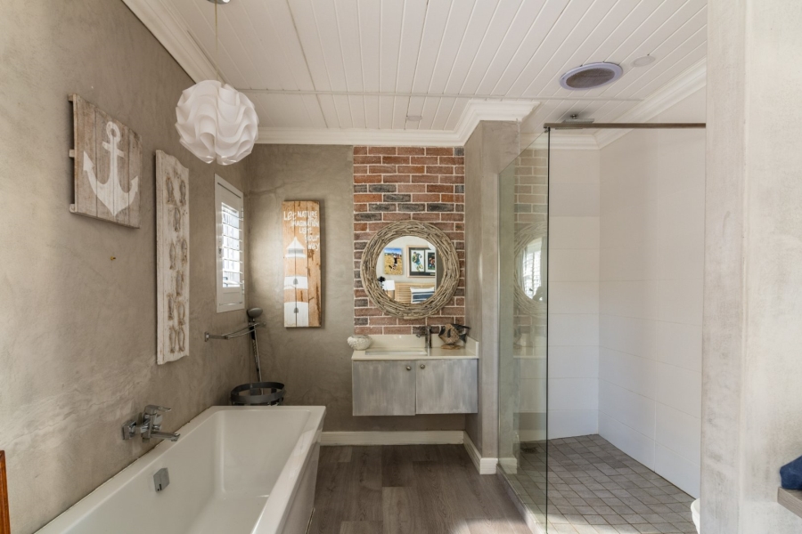 5 Bedroom Property for Sale in Num Num Cape Estate Western Cape
